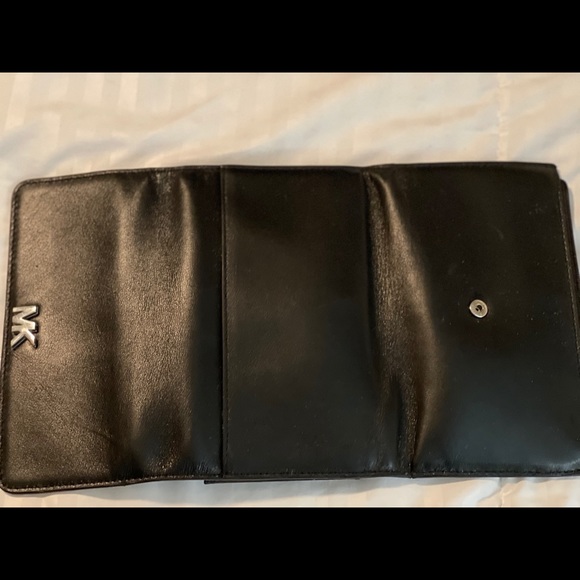 Michael Kors Large Gramercy polish leather satchel - Picture 6 of 7